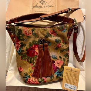 Patricia Nash NWT Victorian Gardens Bucket Bag